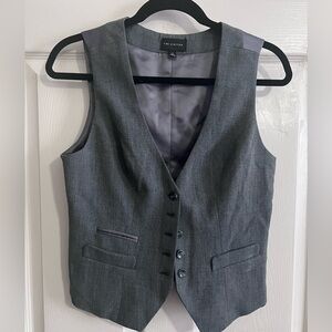 The Limited Grey Vest in excellent condition. Size small.